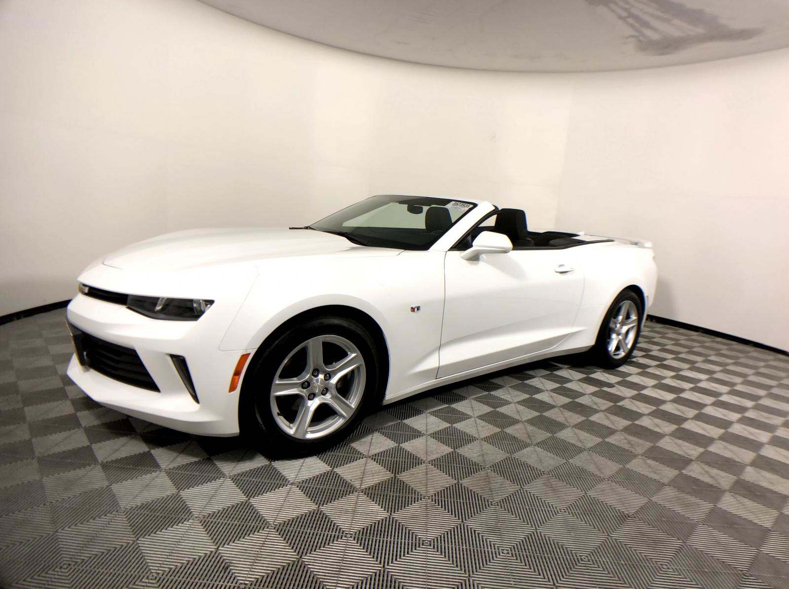 used Chevrolet Camaro 2018 vin: 1G1FB3DX8J0117963