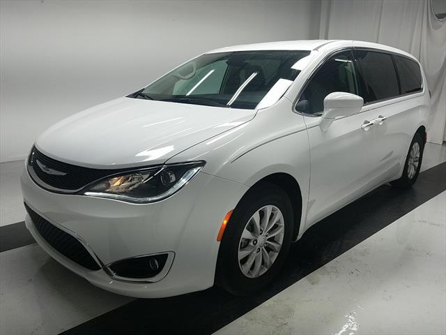 used Chrysler Pacifica 2018 vin: 2C4RC1FG8JR158098