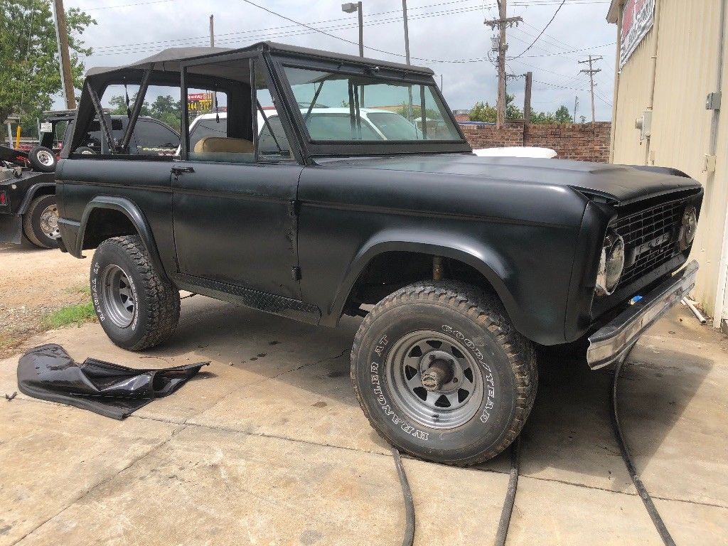 Ford Bronco 1967 $9000.00 incacar.com