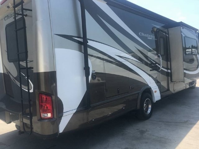 2010 Ford Econoline E-450