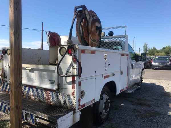 2005 Ford F-350 XL