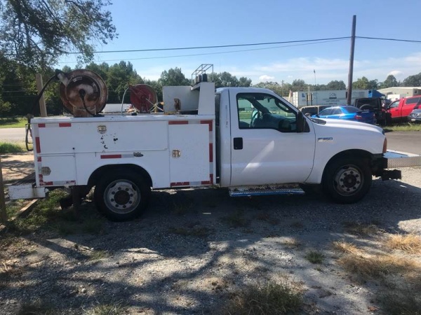 2005 Ford F-350 XL
