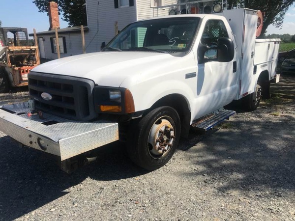 2005 Ford F-350 XL