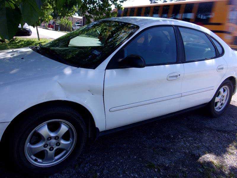 Ford Taurus 2006 $1099.00 incacar.com