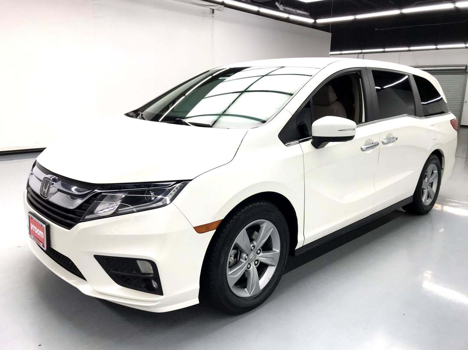 used Honda Odyssey 2018 vin: 5FNRL6H58JB033087