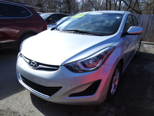 Hyundai Elantra 2015 $13988.00 incacar.com