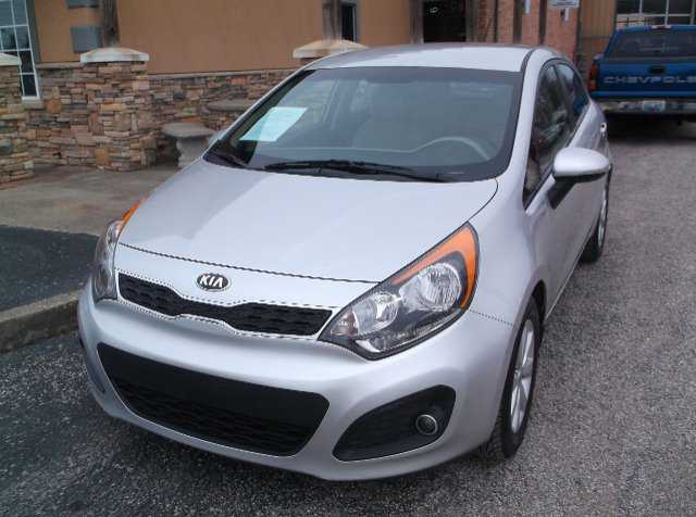 Kia Rio 2013 $7995.00 incacar.com