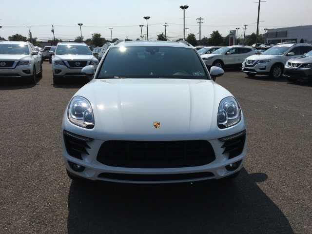 Porsche Macan 2018 $55995.00 incacar.com