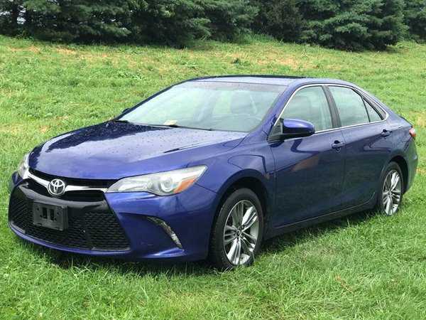 Toyota Camry 2015 $11900.00 incacar.com