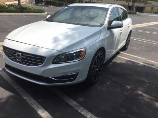 Volvo V60 2017 $37988.00 incacar.com