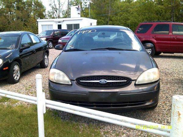 Ford Taurus 2002 $1950.00 incacar.com
