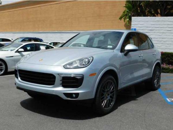 Porsche Cayenne 2017 $58999.00 incacar.com